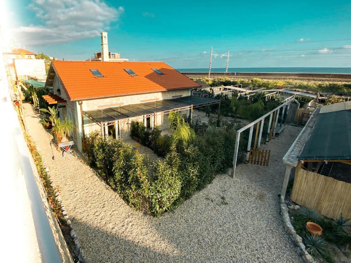 New Agriloft 1 Nursery, Giardino, Clima E Wi-Fi A 50 Mt Dal Mare Bordighera Kültér fotó